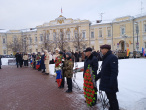 16 декабря 2024 года в День освобождения города Калинина от немецко-фашистских захватчиков состоялась церемония возложения цветов и венков к братскому захоронению на площади Ленина